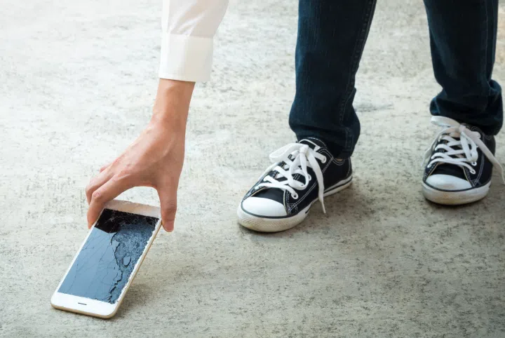 Reparación profesional de iPhone en SALARI Tech